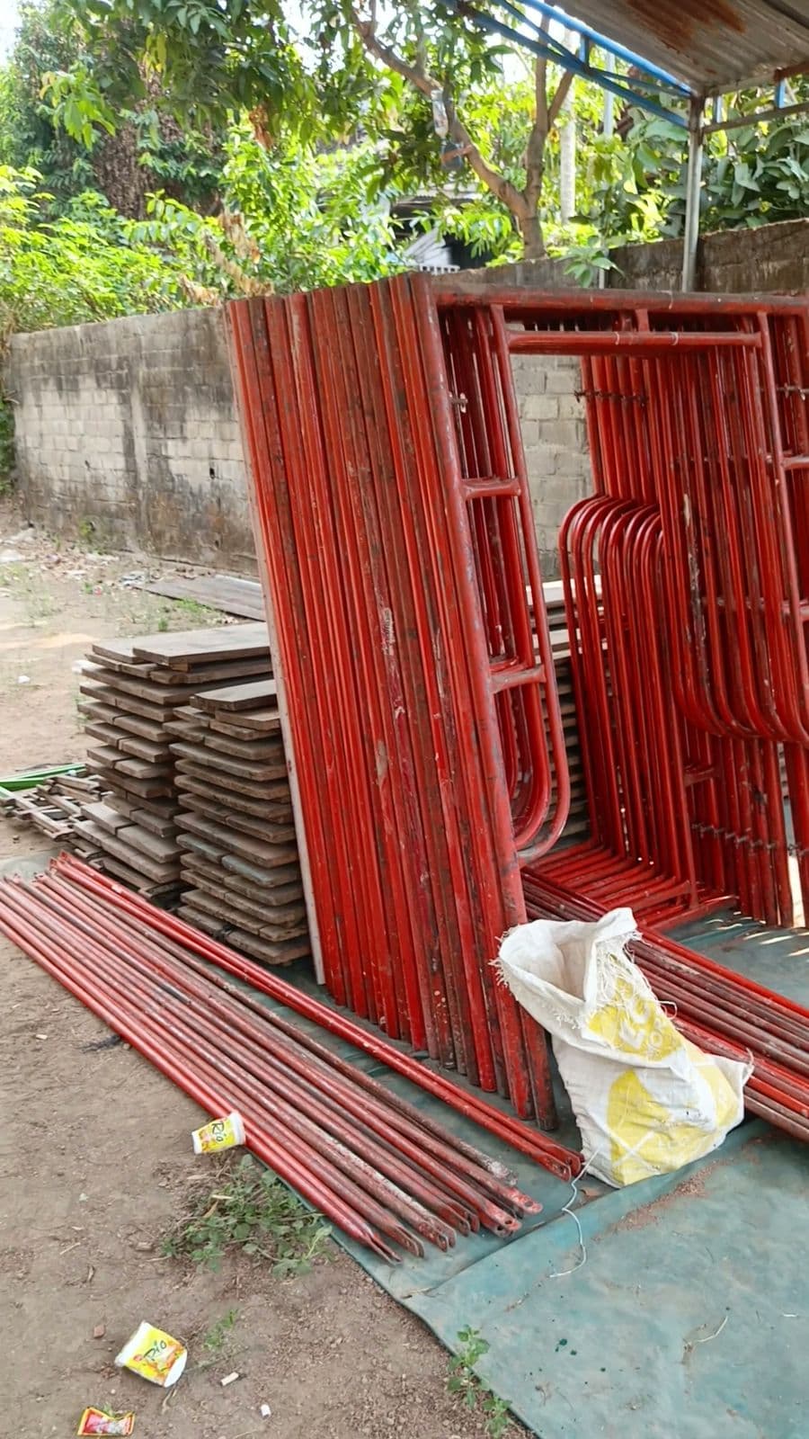 Plencung, Siman — 10 set scaffolding + 3 catwalk